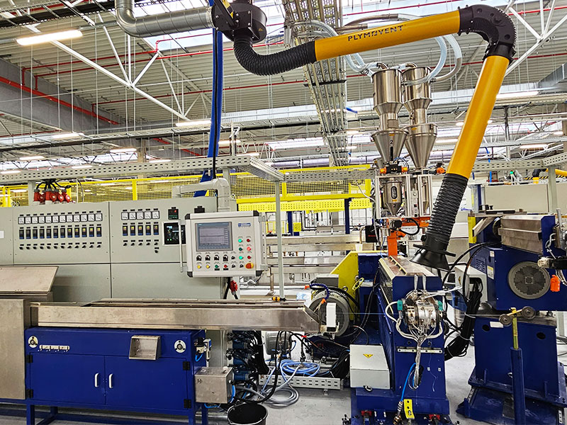 ¿Para qué se utiliza una máquina extrusora?