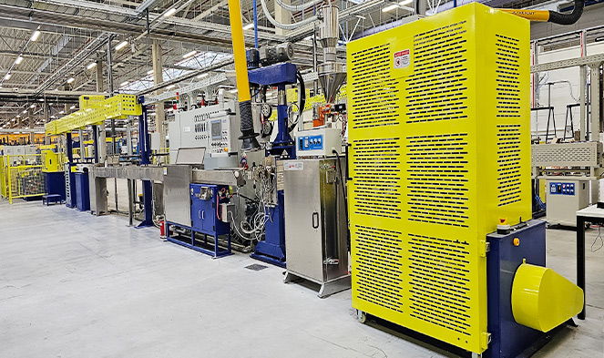 ¿Qué es una extrusora de alambres y cables?